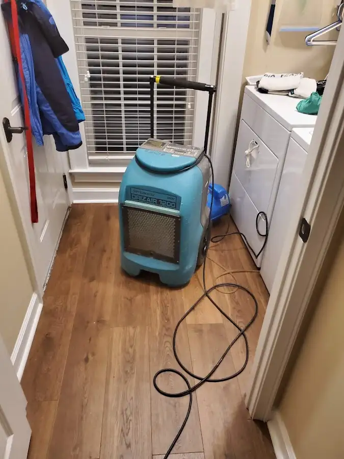 Commercial dehumidifier deployed for Flood Damage Cleanup in Cedar Hill